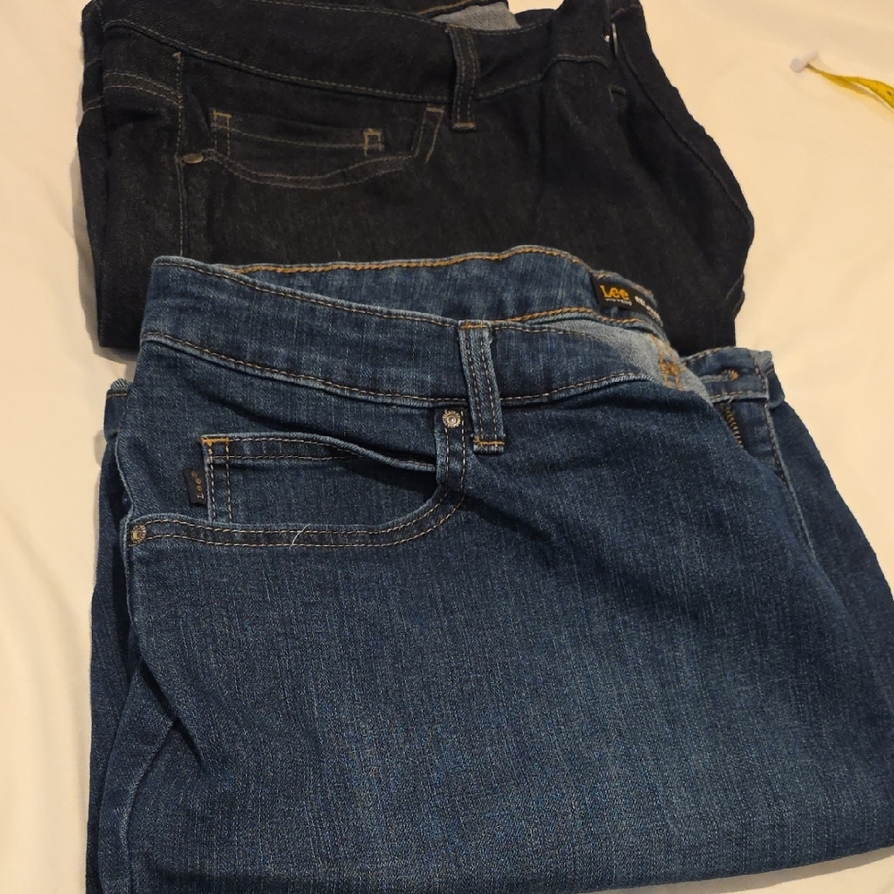 Lee Women's Blue Denim Shorts - Classic Mid Wash